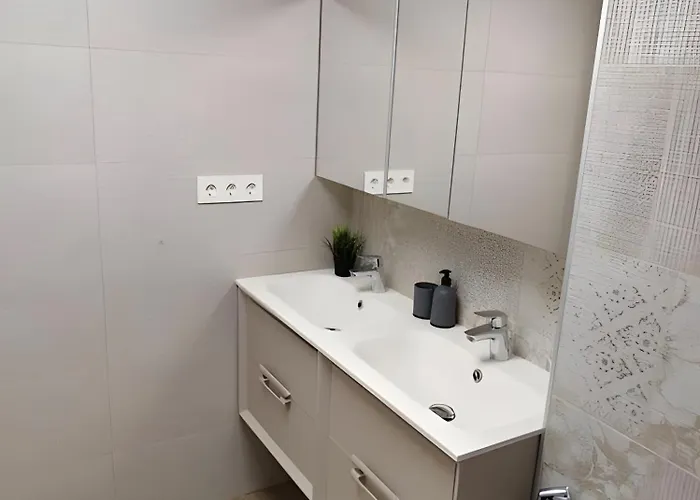 Mit Pool 50m Appartement